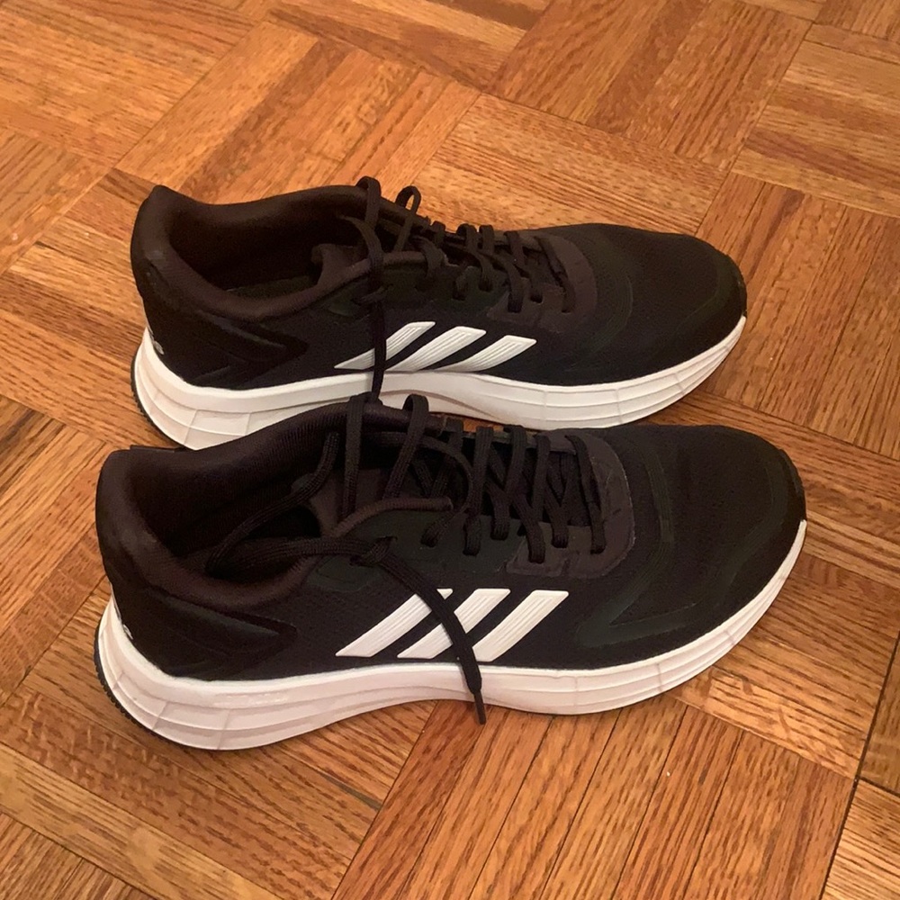 Adidas Lightmotion Sneakers